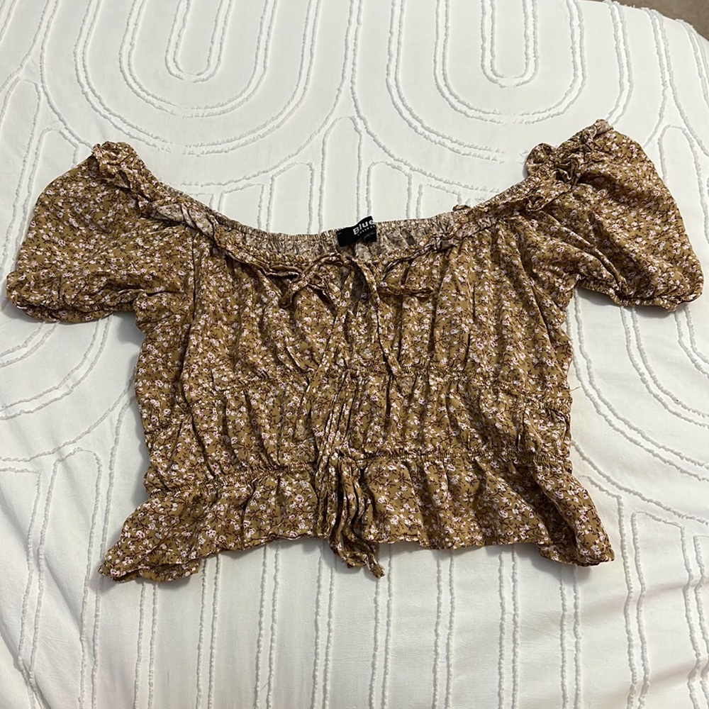 Super cute flower crop top!